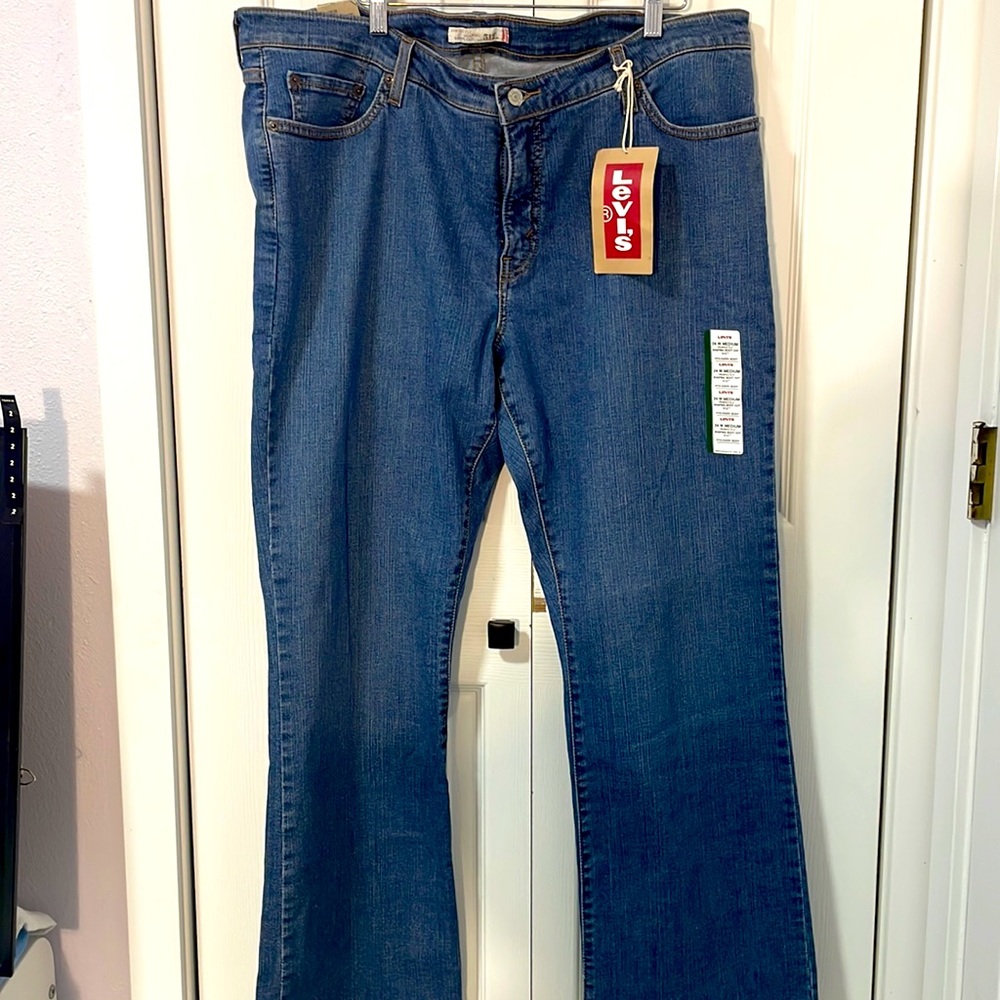 New Levis medium perfectly shaping boot cut 512’